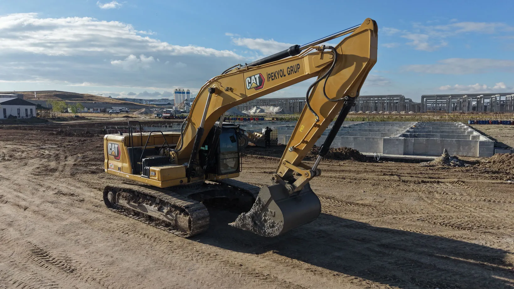 Tracked Excavator